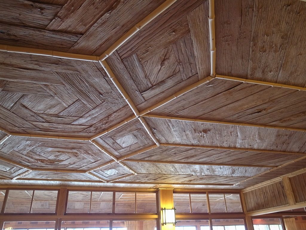 杉皮の天井