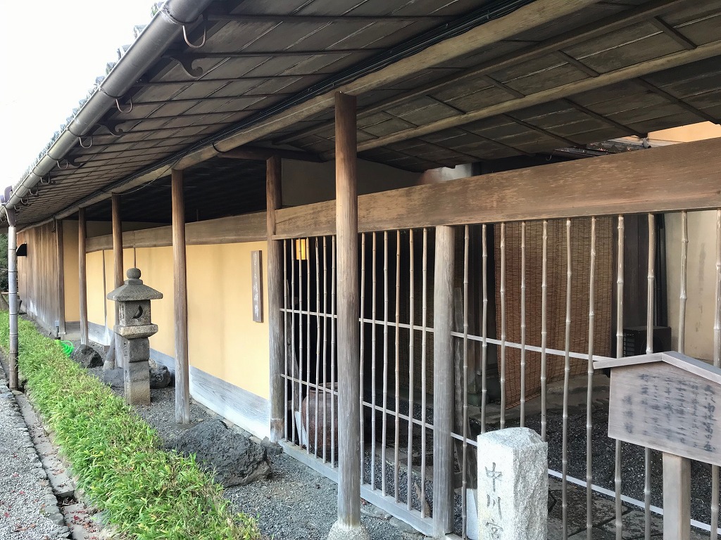 富田屋旅館（現湯豆腐嵯峨野）長く路地のような魅力ある玄関アプローチ 村野藤吾 冨田秀雄建築アトリエ