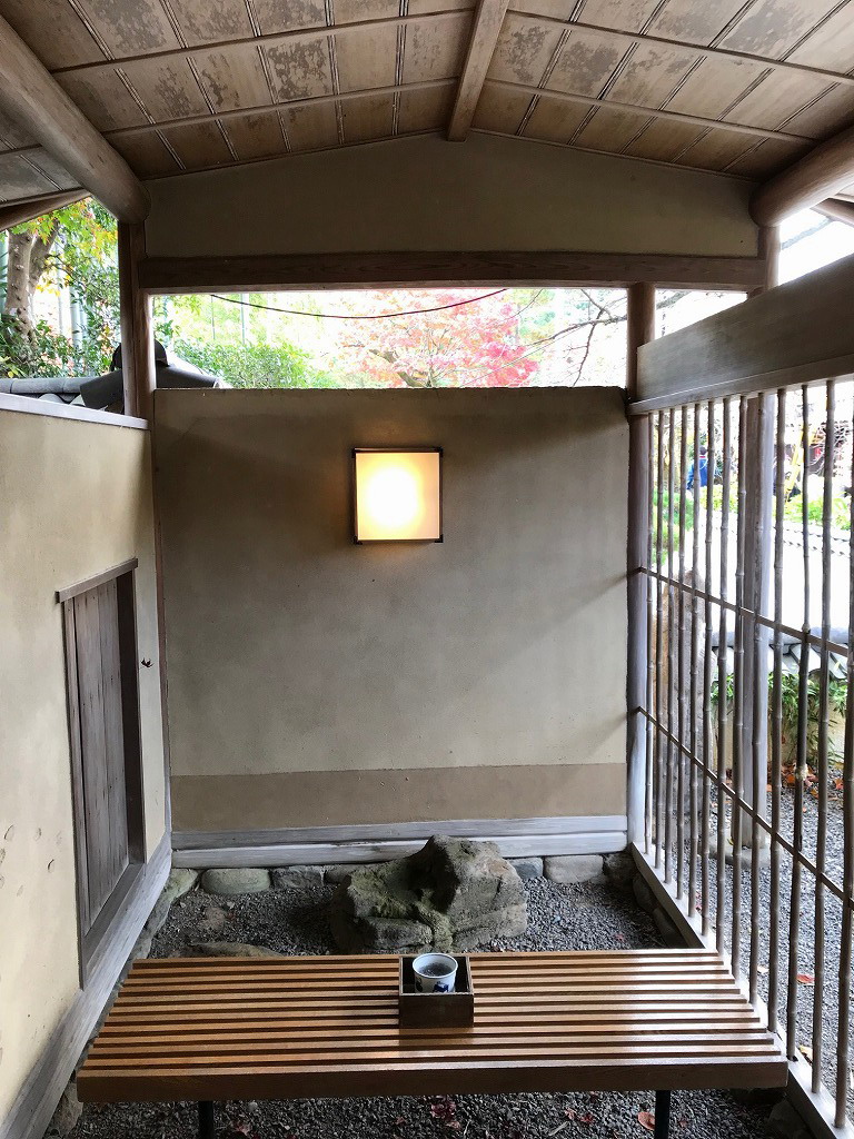 富田屋旅館（現湯豆腐嵯峨野）長く路地のような魅力ある玄関アプローチ 村野藤吾 冨田秀雄建築アトリエ