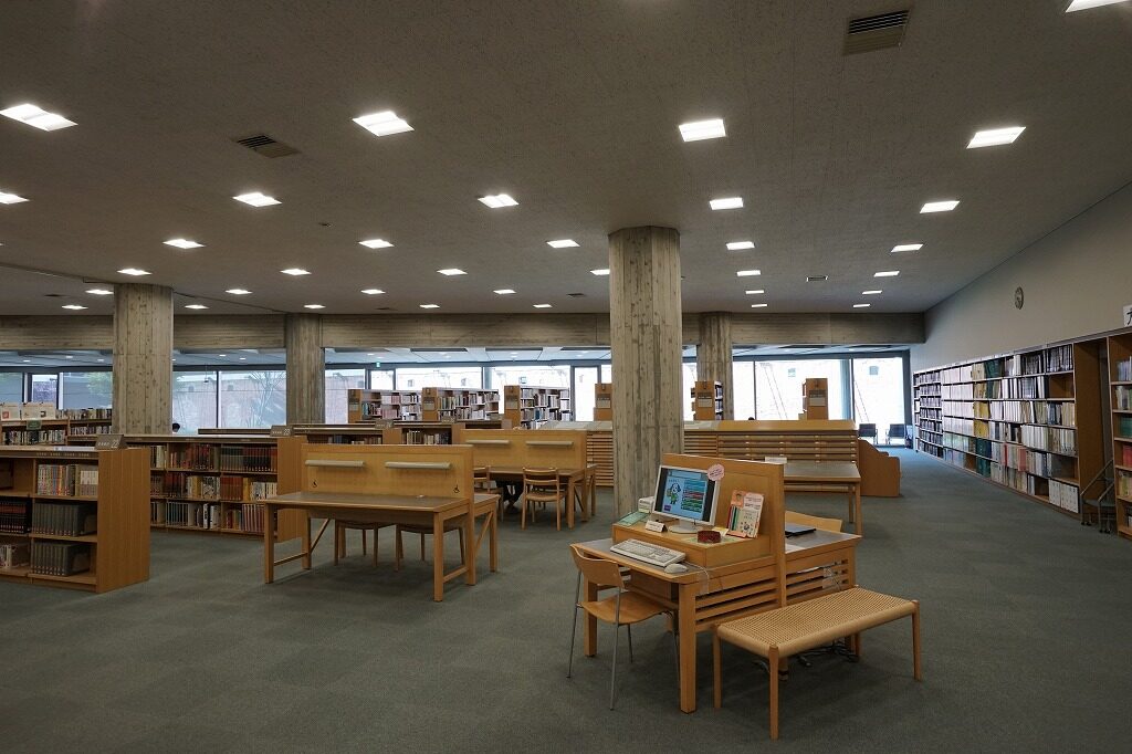 洲本市立図書館