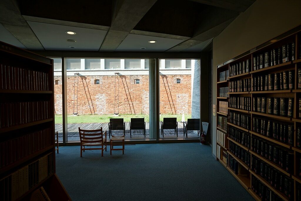 洲本市立図書館