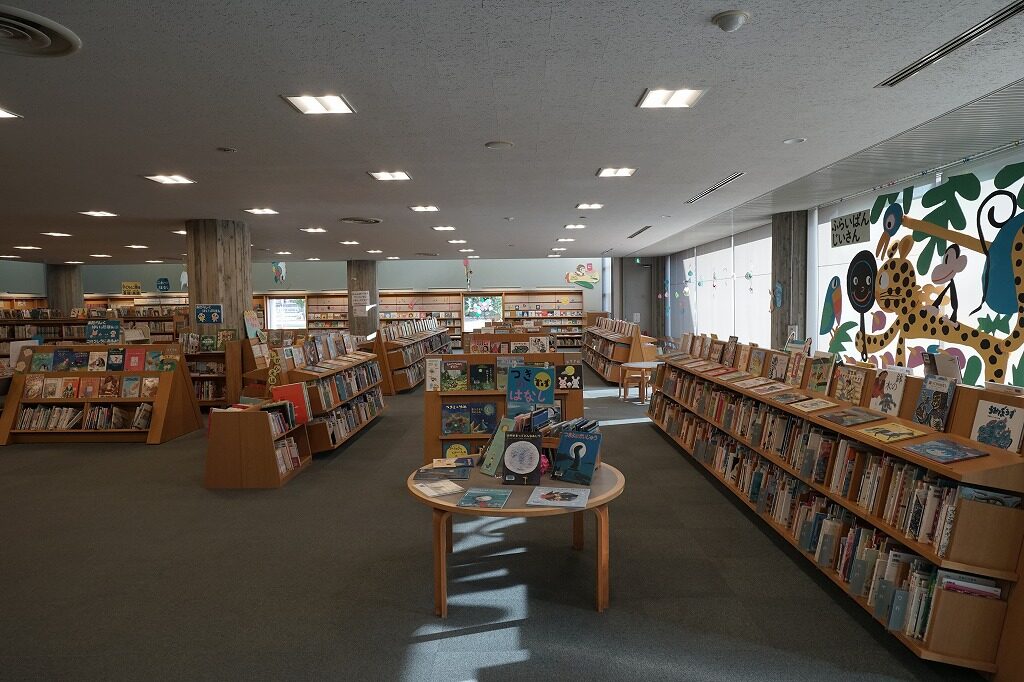 洲本市立図書館