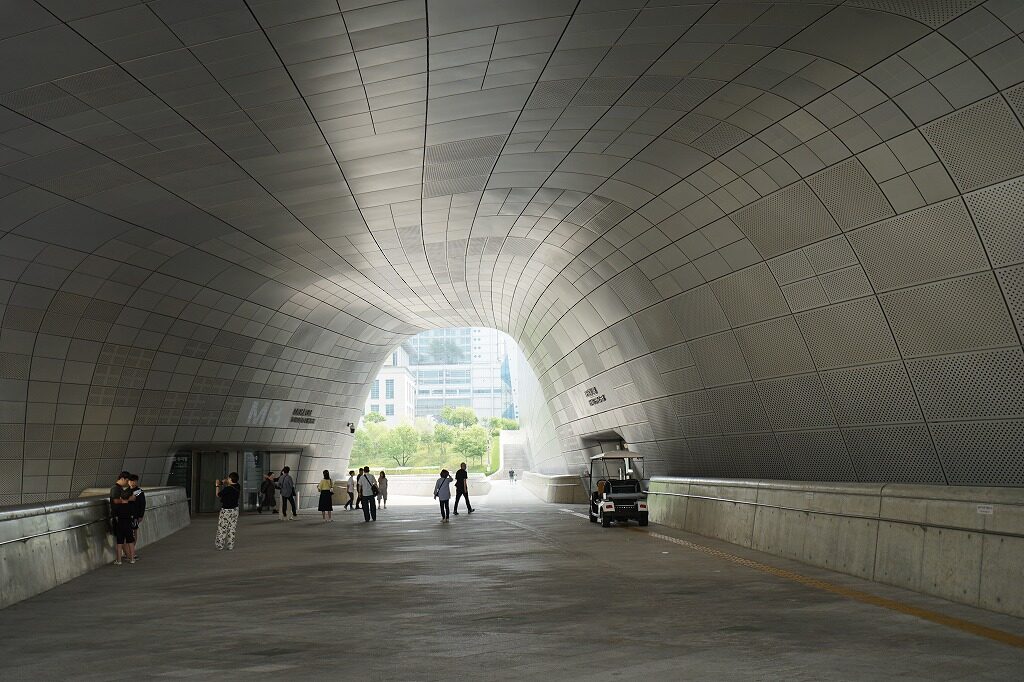 東大門ﾃﾞｻﾞｲﾝﾌﾟﾗｻﾞ