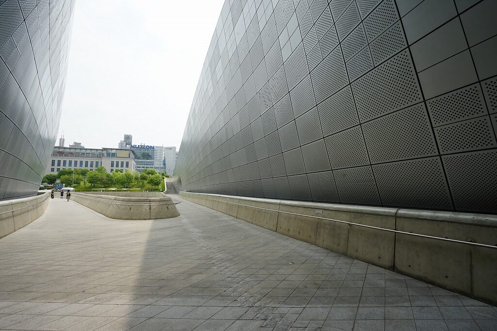 東大門ﾃﾞｻﾞｲﾝﾌﾟﾗｻﾞ