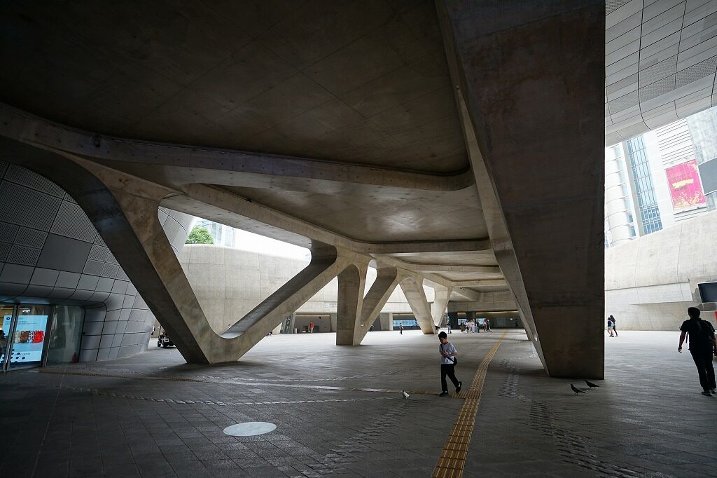 東大門ﾃﾞｻﾞｲﾝﾌﾟﾗｻﾞ