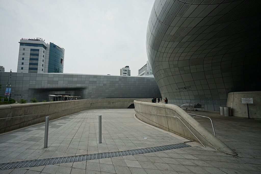 東大門ﾃﾞｻﾞｲﾝﾌﾟﾗｻﾞ