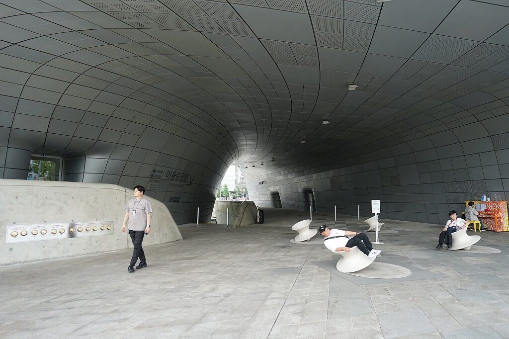 東大門ﾃﾞｻﾞｲﾝﾌﾟﾗｻﾞ