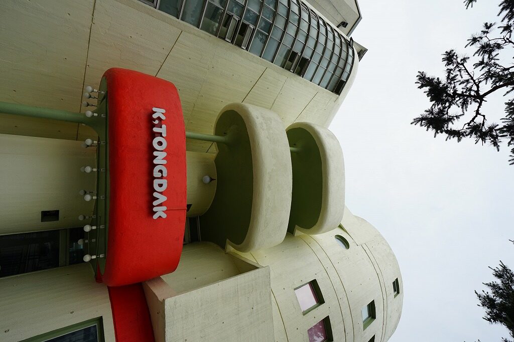 旧ソ連婦人科医院ビル