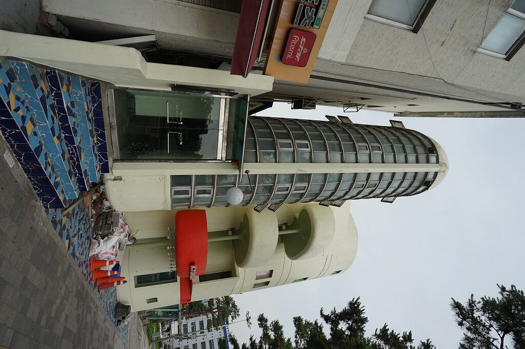 旧ソ連婦人科医院ビル