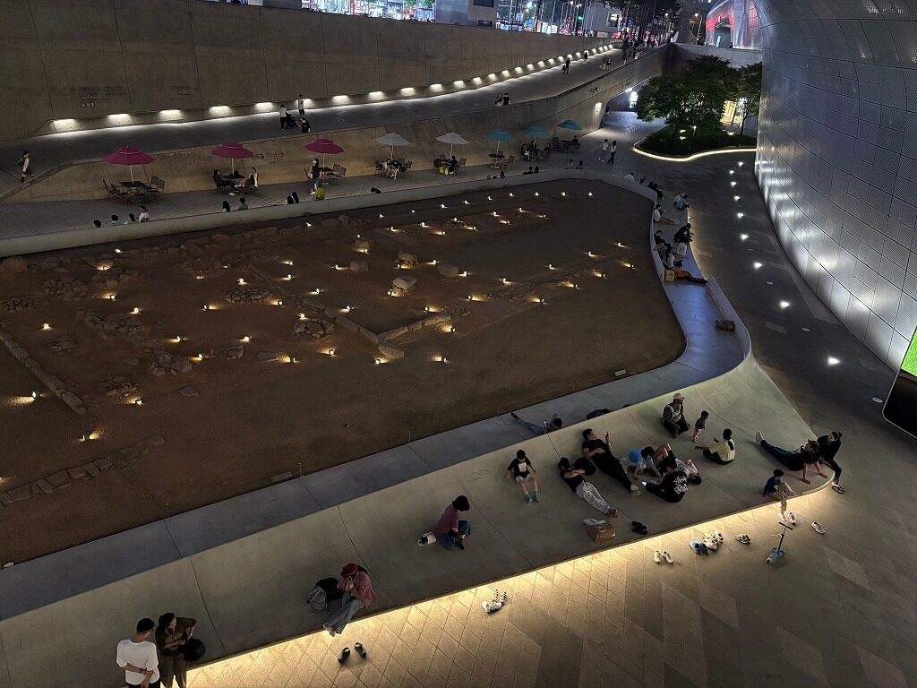 東大門ﾃﾞｻﾞｲﾝﾌﾟﾗｻﾞ