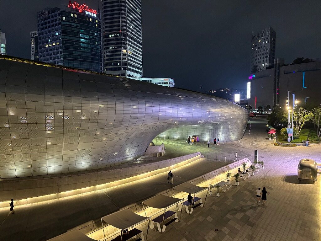 東大門ﾃﾞｻﾞｲﾝﾌﾟﾗｻﾞ