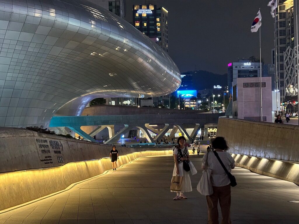 東大門ﾃﾞｻﾞｲﾝﾌﾟﾗｻﾞ