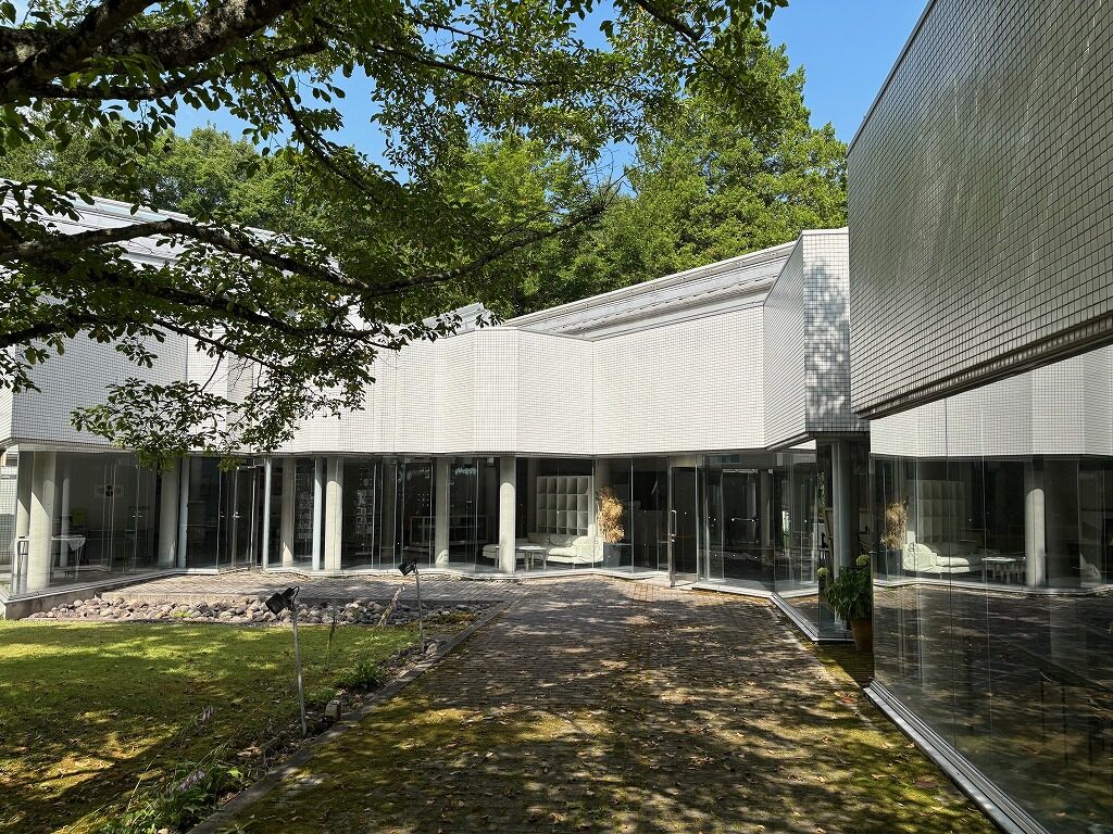 田崎美術館