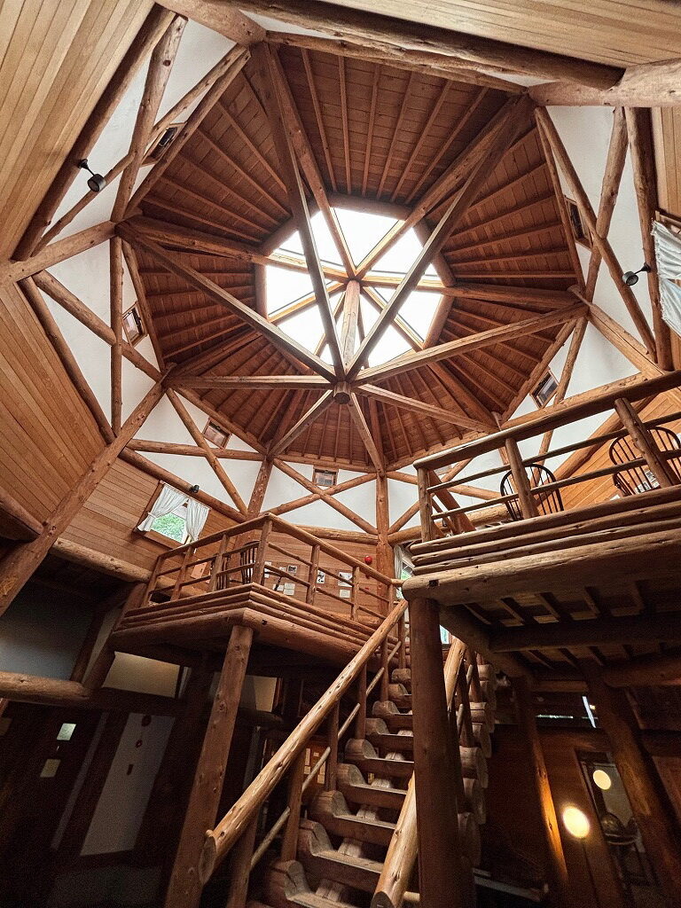 軽井沢絵本の森美術館