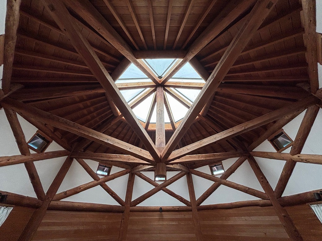 軽井沢絵本の森美術館