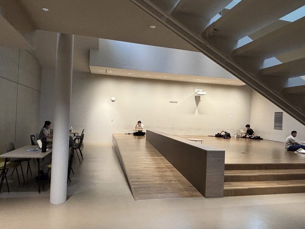 コモネ