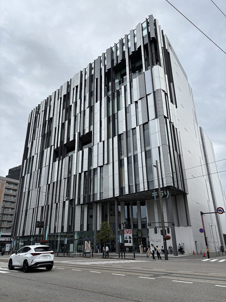 富山市ｶﾞﾗｽ美術館